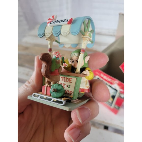 Enesco Santa's sweet Yuletide Fair ornament candies 1990 second edition - Picture 9 of 10